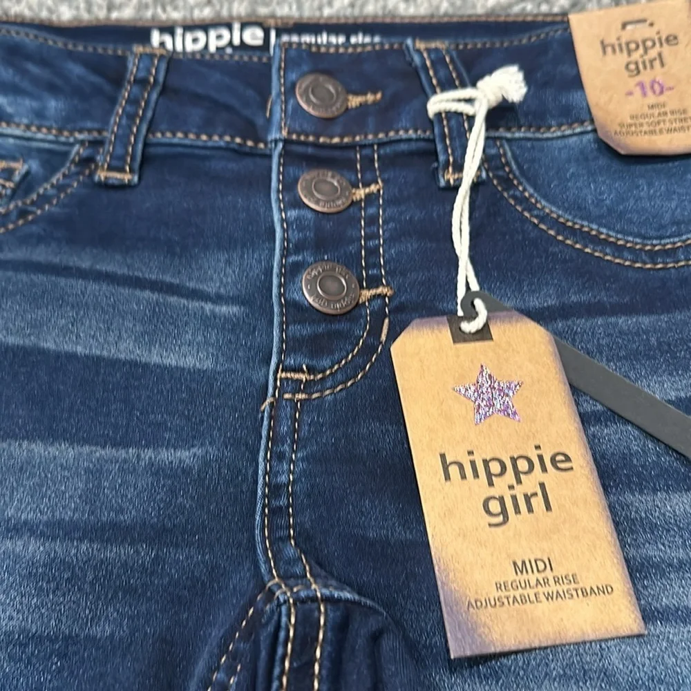 Nwt Hippie Girl midi adj waistband super soft stretch short. Size 10. All snaps